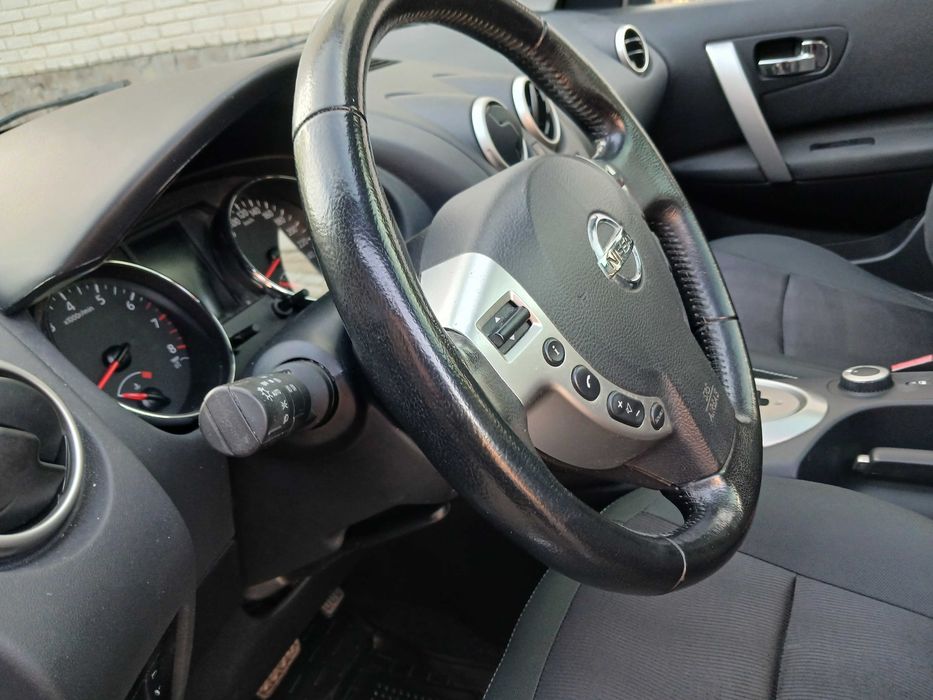 Nissan Qashqai автомобіль