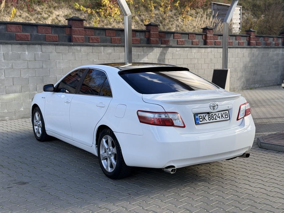 Продам Toyota Camry гібрид