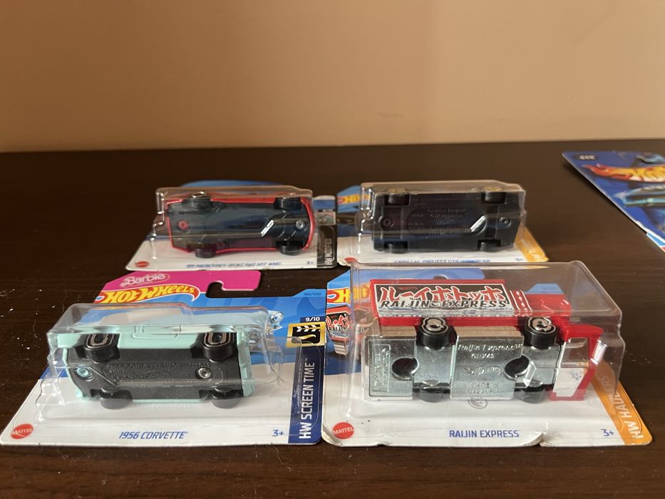 Hot wheels машинки