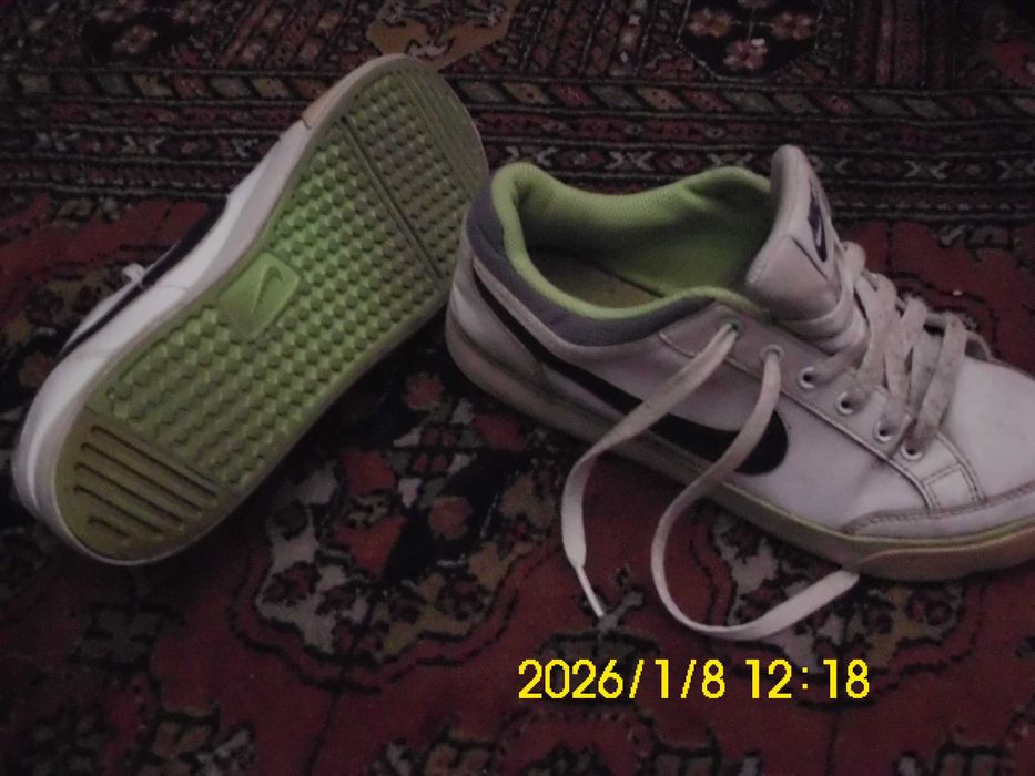 Sapatilhas de marca originais, impecaveis , APENAS 15