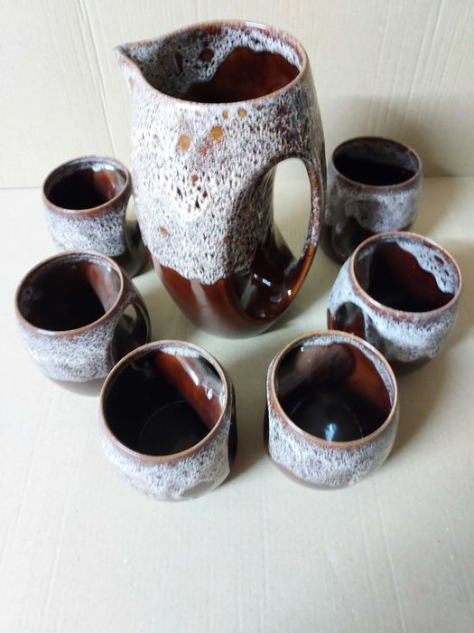 Conjunto de Jarro com 6 Canecas – Cerâmica Espuma Castanho