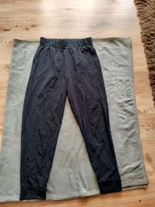 Spodnie damskie trekkingowe turystyczne Nike