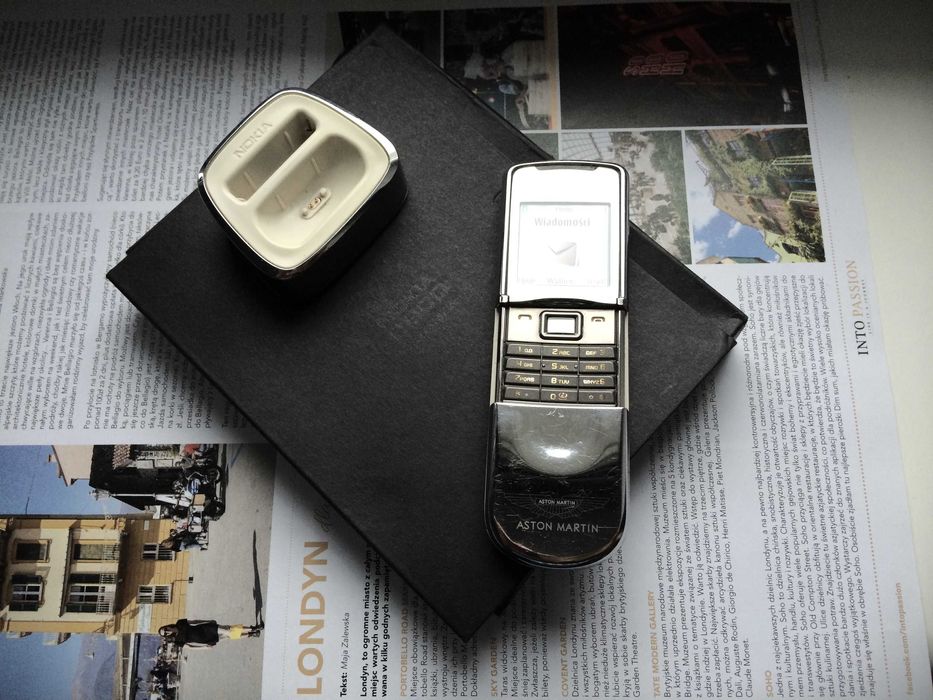 Nokia 8800 Sirocco Aston Martin