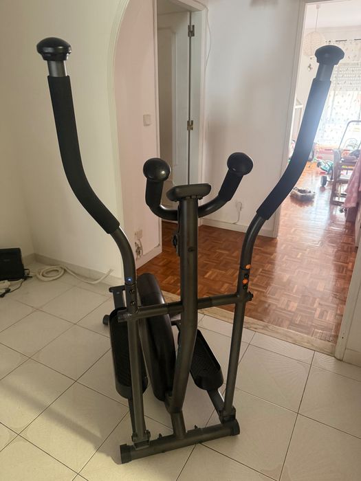 Elíptica em bom estado