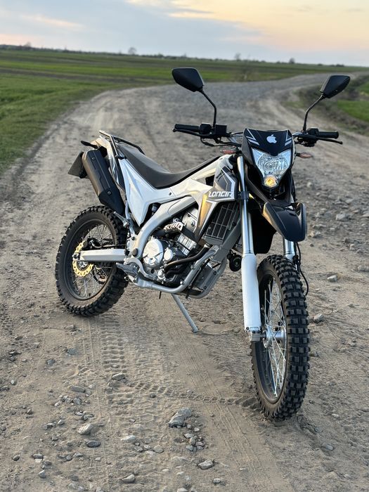 Мотоцикл loncin300