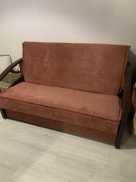 Терміново продам диван 140 см спальне місце