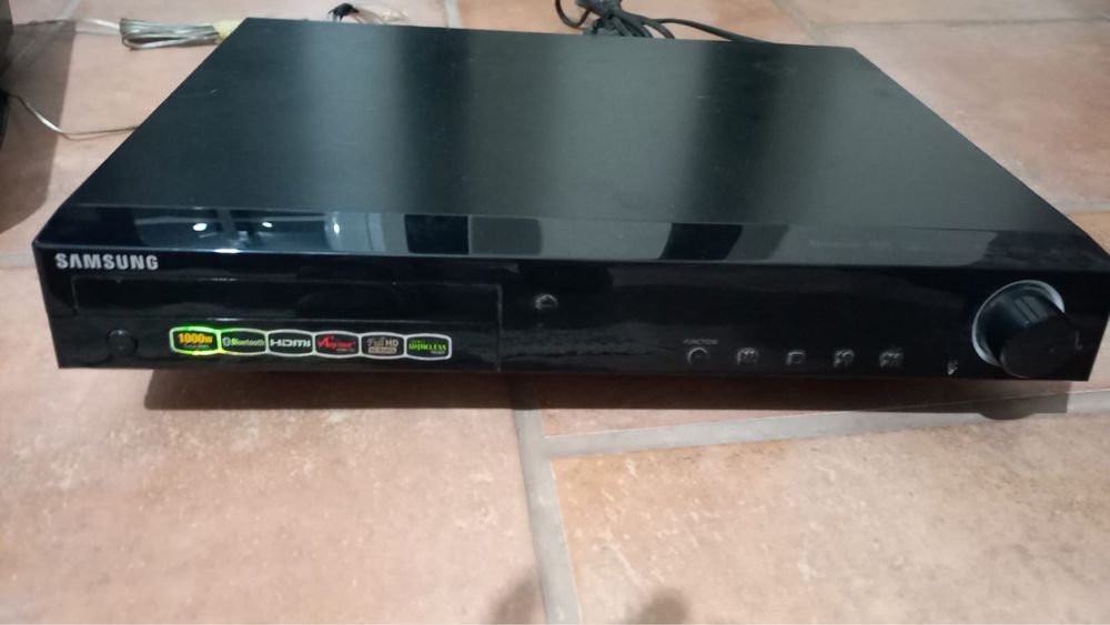 Samsung Home Cinema System – Sound and DVD System (Full HD)64286437112578121