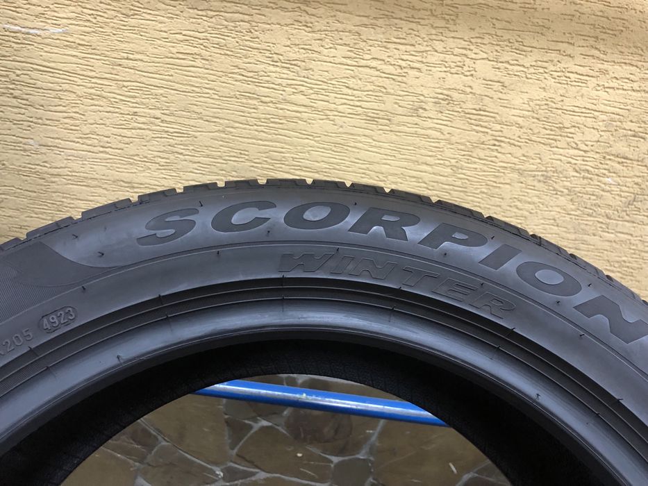 Зимові шини 235/50 R19 (103H) PIRELLI