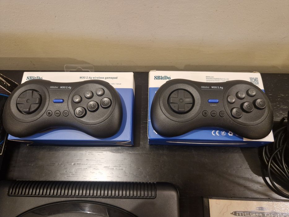Mega Drive 2 + Everdrive + Comandos 8BitDo