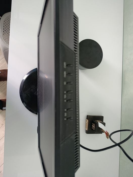 ЛЕД LED монітор телевізор LG 19