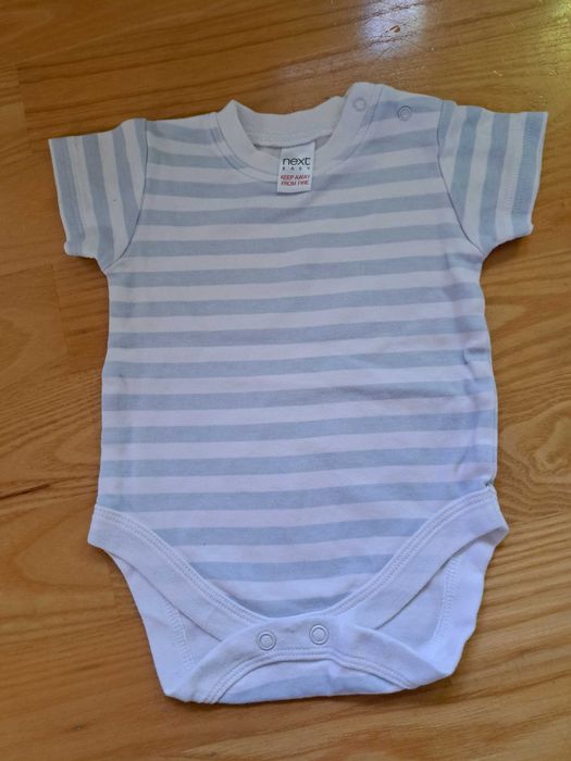 Zestaw 7 x body + 2 x spodnie dla chłopca w wieku 0-4 miesiące