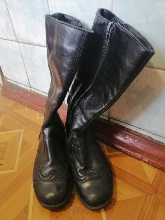 Сапоги кожаные р.32 женские демисезонные черные Чоботи Топанки