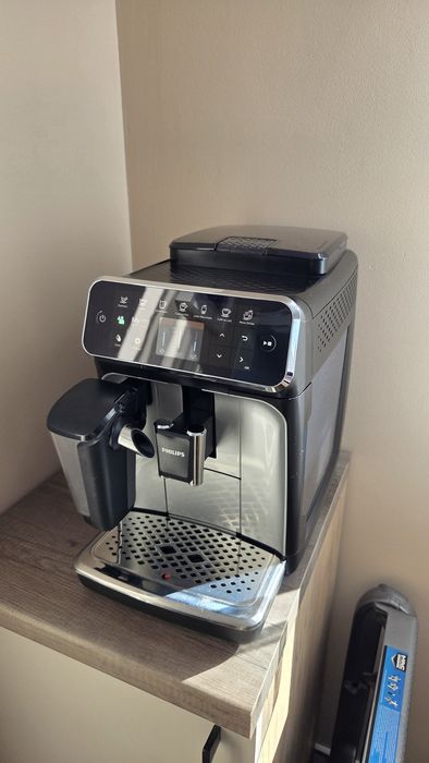 Philips LatteGo EP4300 stan BDB + akcesoria