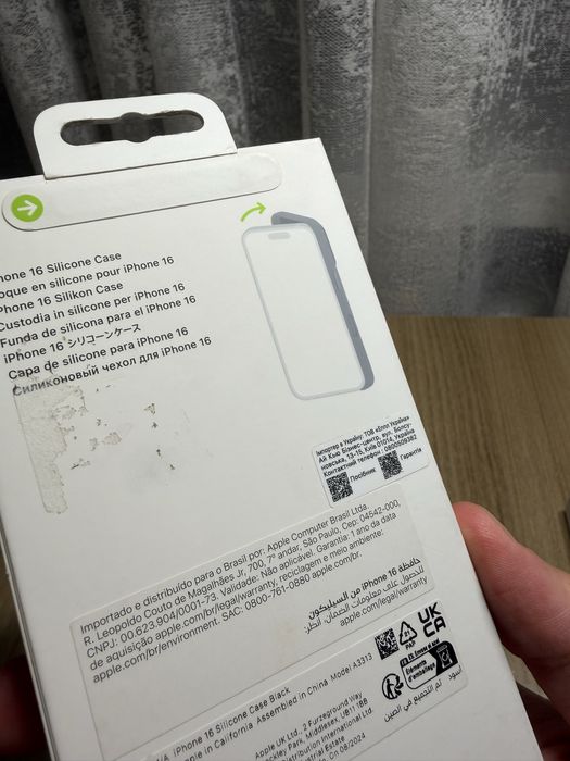 Apple Silicone Case iPhone 16 black / чорний