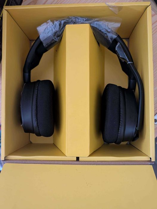 Headset Wireless Corsair Void RGB Elite 7.1 PC/PS5 – Como Novo + Caixa