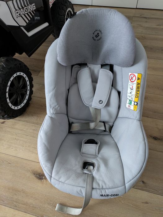 Fotelik z bazą Maxi Cosi pearl