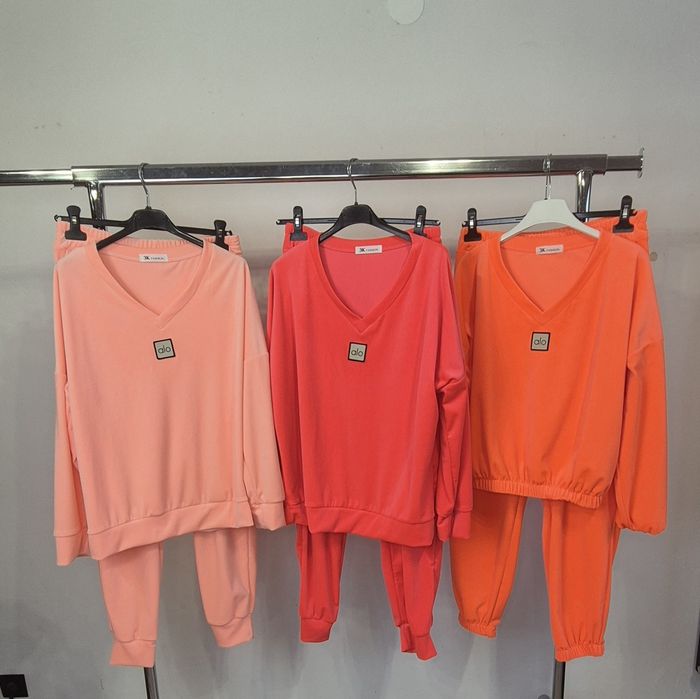 Dresy welurowe damskie