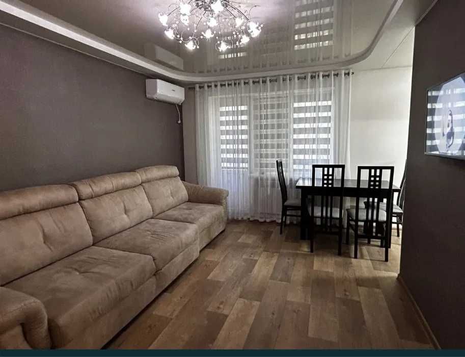 Продажа 1 комнатной квартиры в центре .