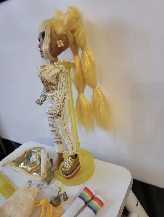 Rainbow High Modna Lalka Sunny Madison + Akcesoria