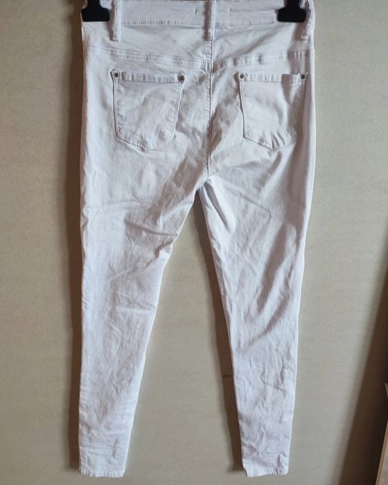 Jeansy białe elastyczne Goodies L 40