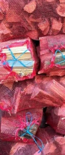 Vendo sacos de lenha de eucalipto seca fazemos entregas