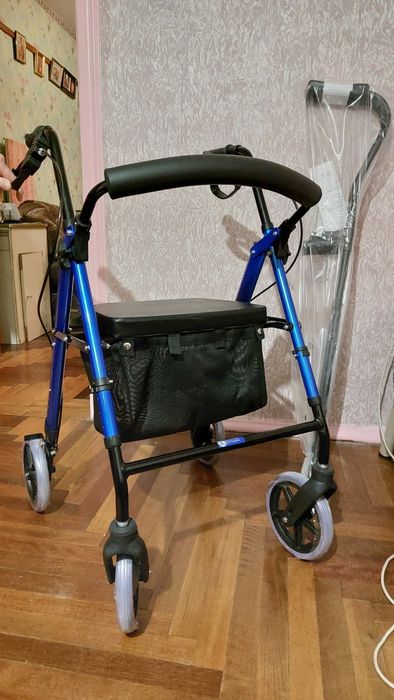 Ходунки, візок на колесах