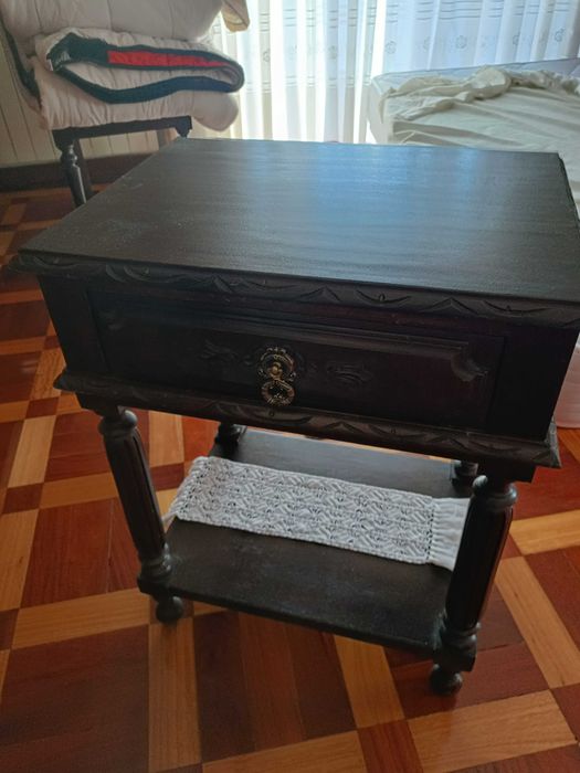 Quarto em madeira maciça estilo antigo