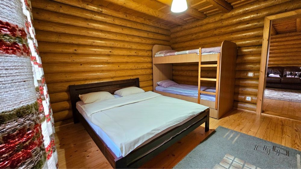 Будинок в горах деревʼяний подобово « Wow дача », чан і гірська річка