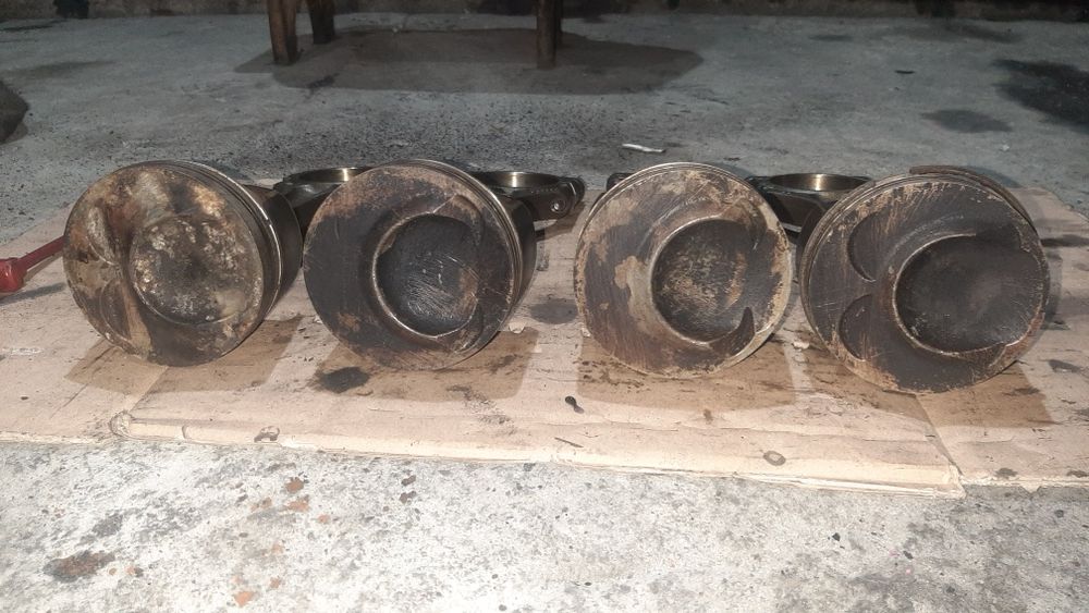 Tloki z korbowodami  3.6 FSI vw Taureg