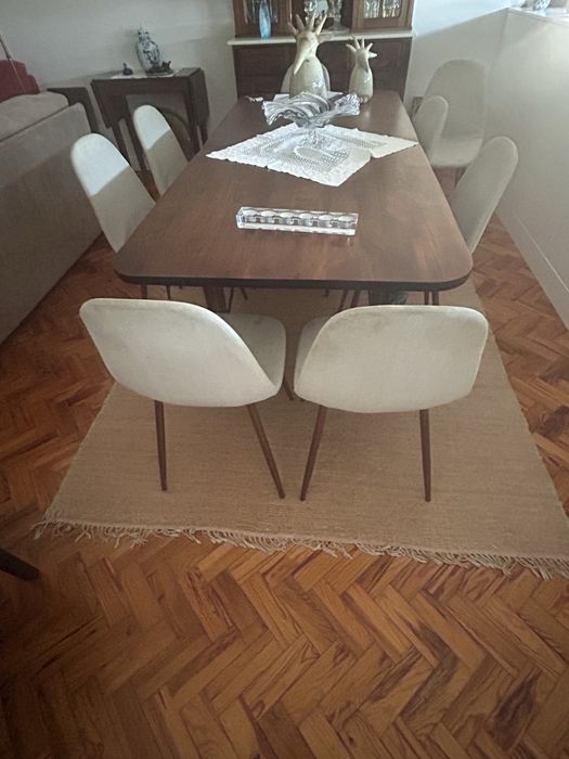 Cadeiras usadas de sala de jantar( 8) em muito bom estado