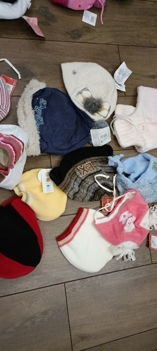 Czapki dziecięce zestaw 100 szt nowe