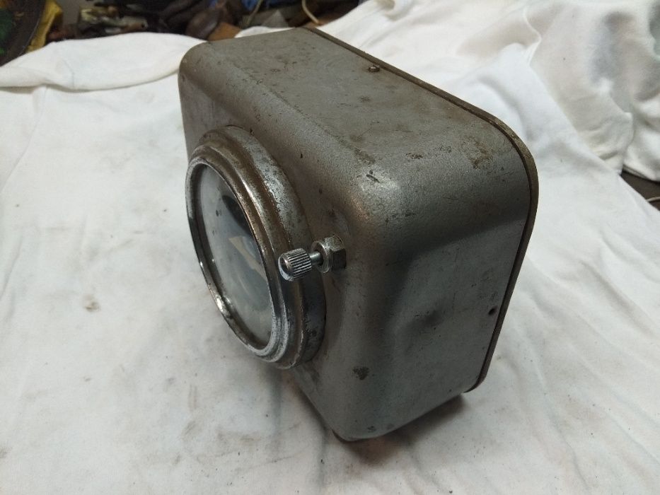 Авто часы ретро -