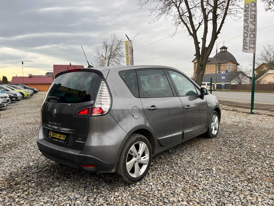 Renault Megane Scenic 2012
