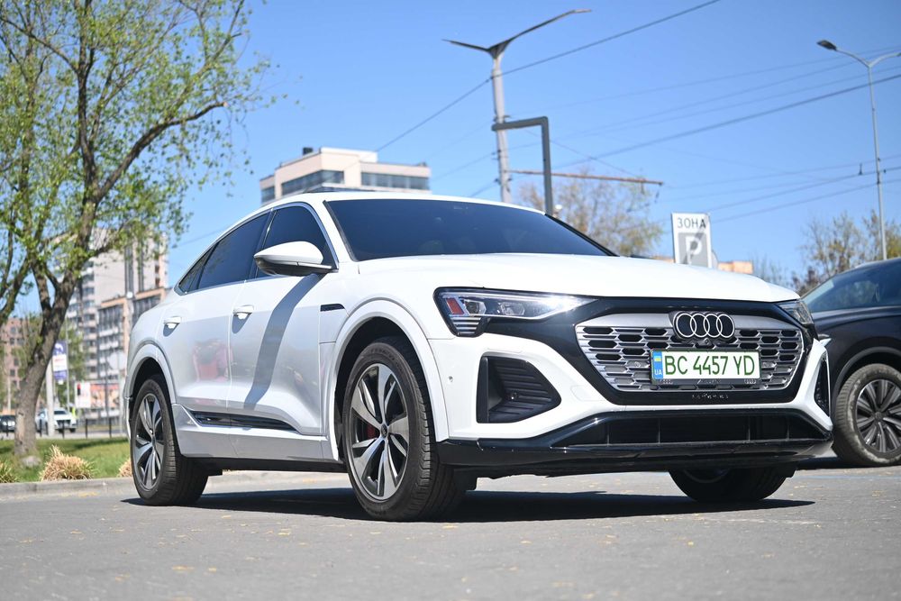 Audi Q8 E-tron.