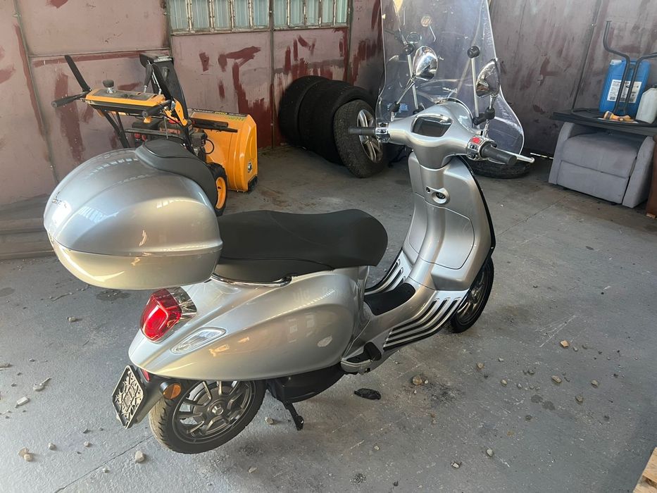 Електроскутер Vespa Piaggio Elettrica CB0 4Kw 2021