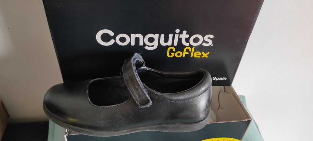 Sapatos n. 32 de menina para uniforme