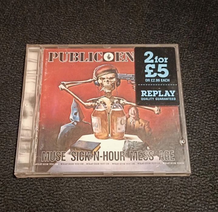 Public Enemy 
Album CD 
Stan VG 
Rok 1994
Album LP 
Stan EX 
Rok 1986