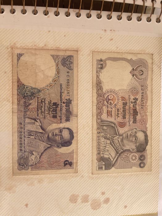 Lote de 10 notas de Inglaterra Bélgica Itália, Jugoslavia etc