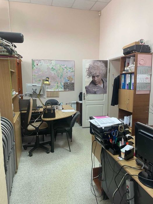 Продаж офісного приміщення 155 кв.м. на 2 поверсі по вул. Небесної Сотні 4