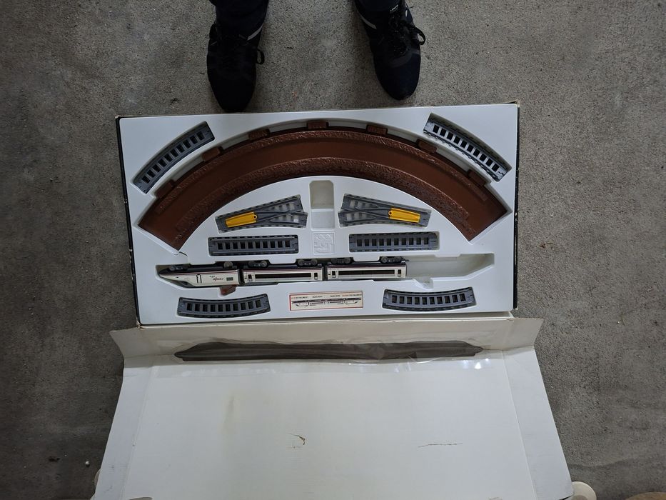 Comboio eletrico a pilhas