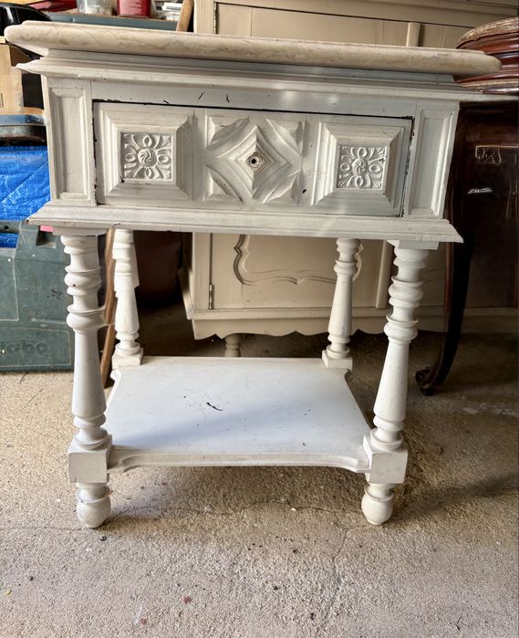 Mesa de cabeceira vintage, branca em madeira