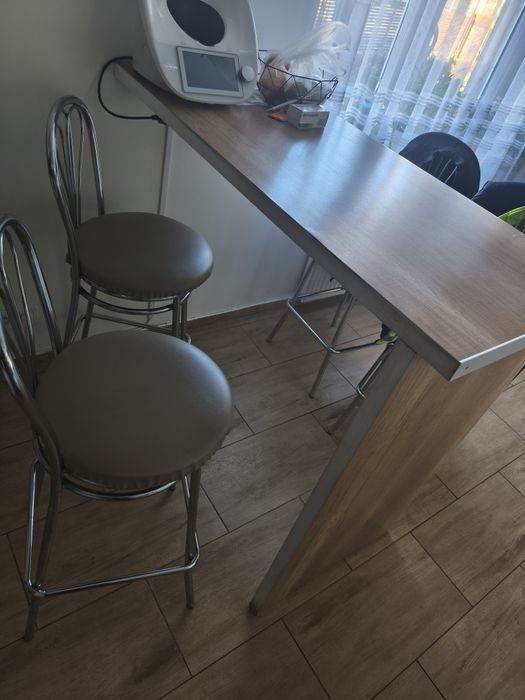 Sprzedam wyspę z hokerami