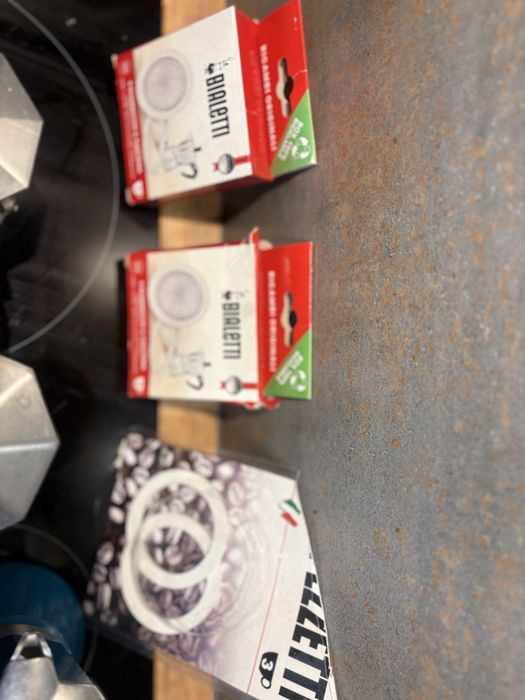 Zestaw kawiarek na start Bialetti Pezetti Adapter do indukcji Uszczelki