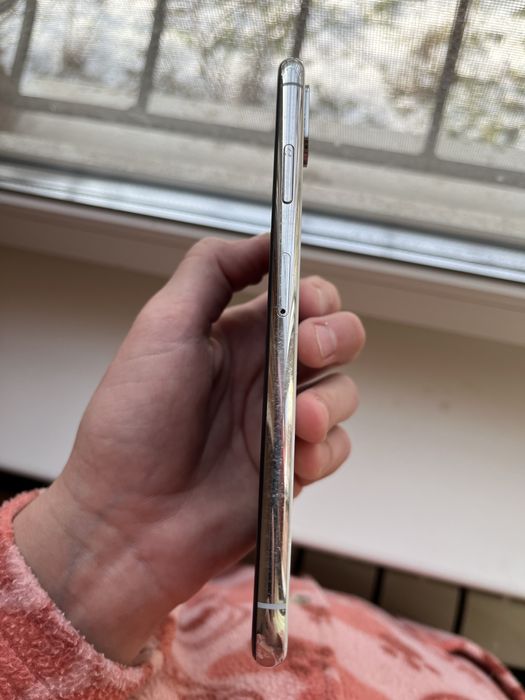 ПРОДАМ СРОЧНО!iphone 10 xs max білий