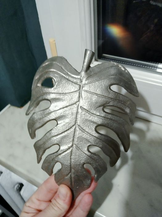 Patera metalowa srebrny liść