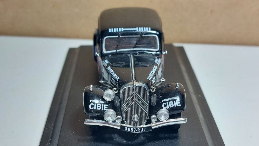 2 citroen traction 1:43