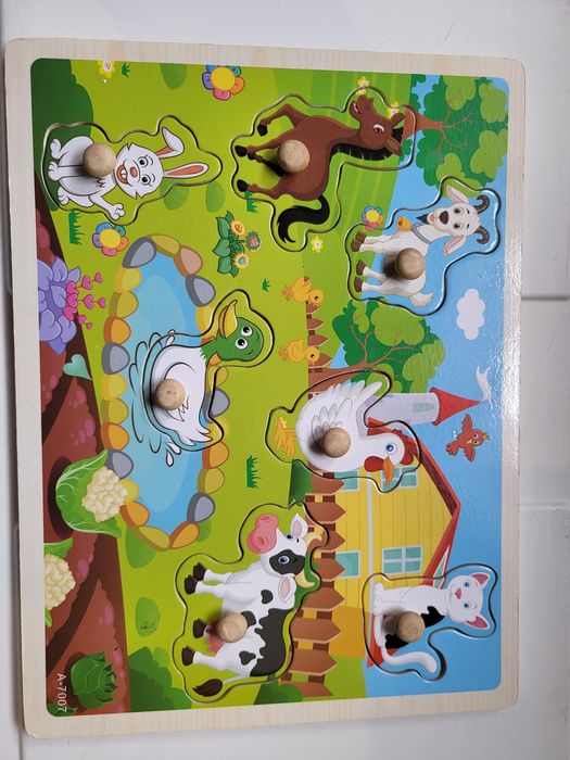 Puzzle drewniane na wsi