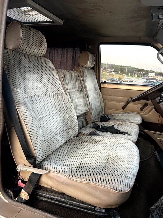 Toyota Hiace vlh51v 1987