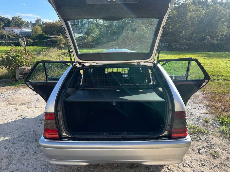 mercedes benz em muito bom estado