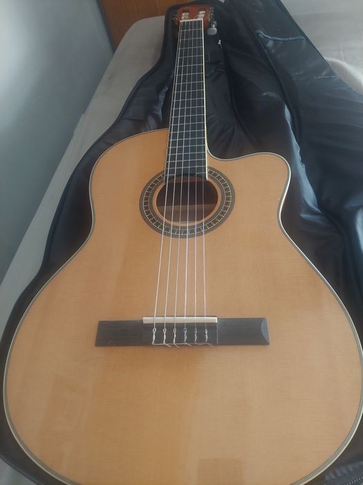 Guitarra Clássica com pickup